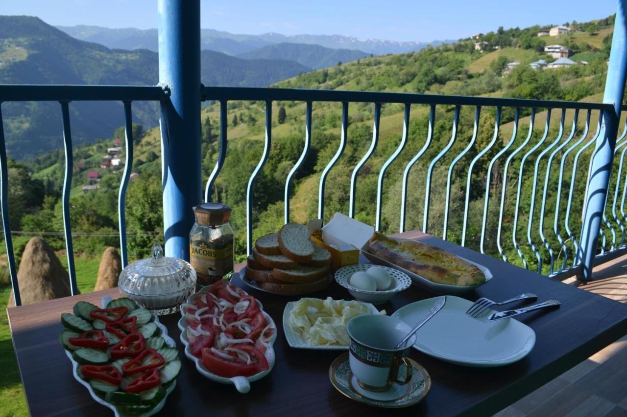 Guest House Chveni Ezo Khulo Bagian luar foto
