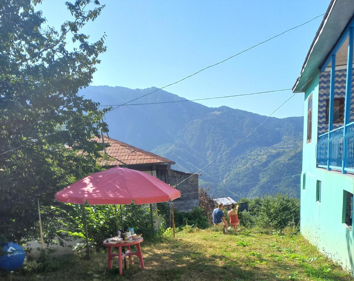 Guest House Chveni Ezo Khulo Bagian luar foto